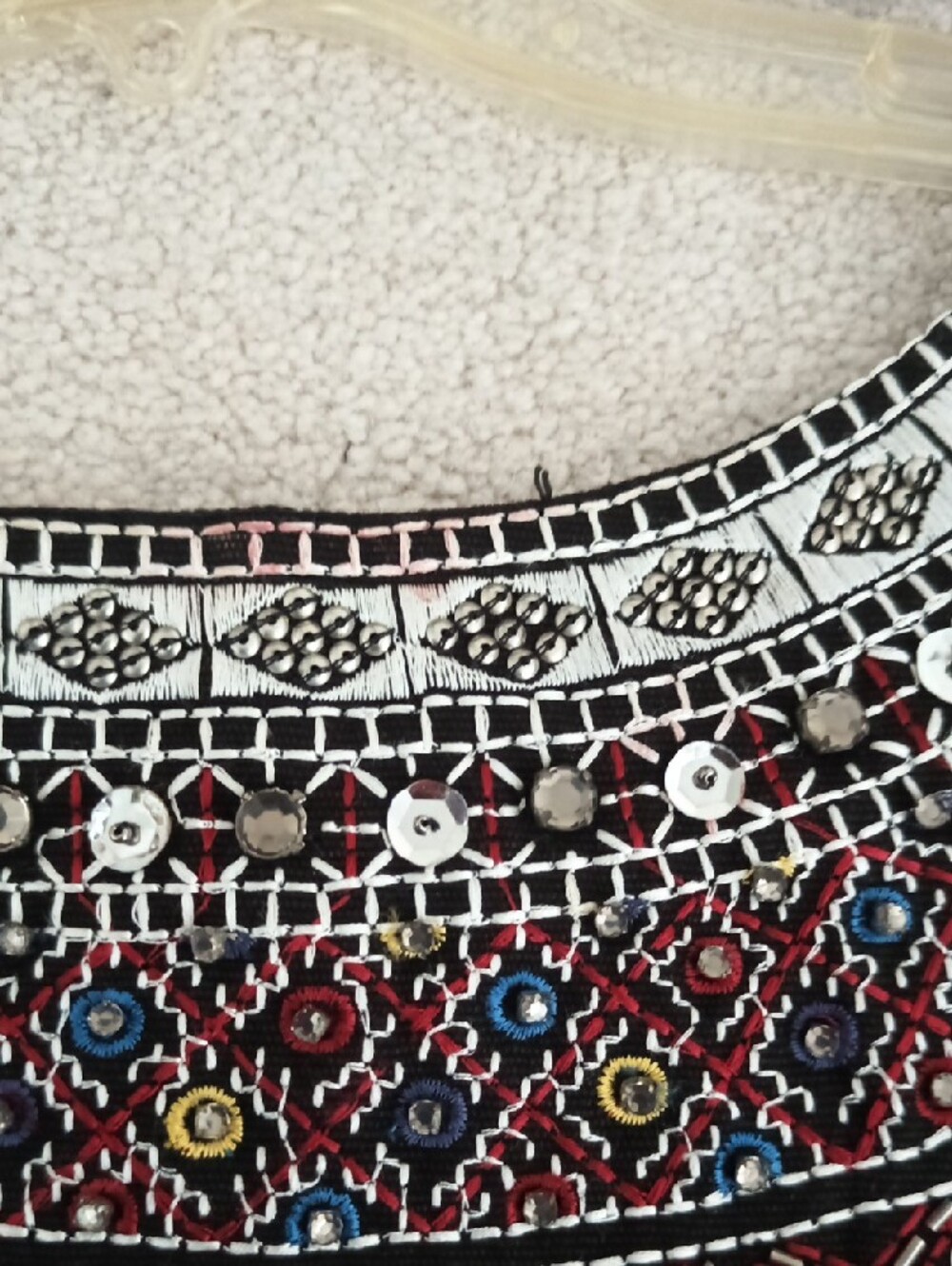 Zara Maroon Geometric Sequin & Beaded Crop Top - sz. Med - Picture 9 of 14